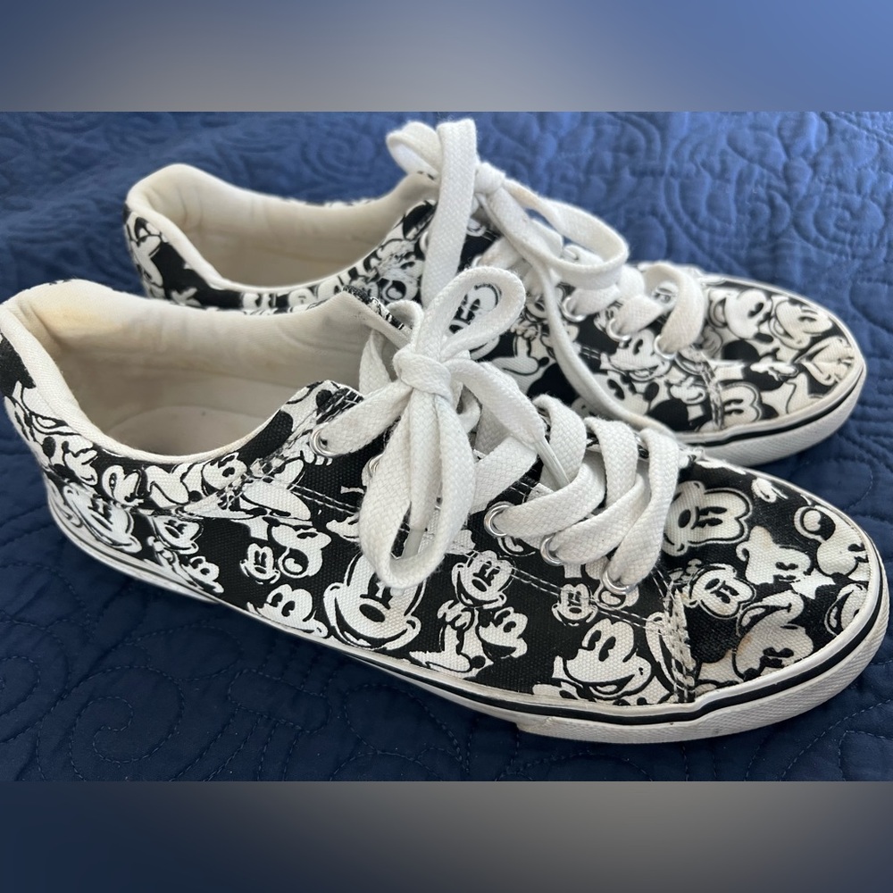 Size 10 women’s Disney black and white Mickey Mouse sneakers.